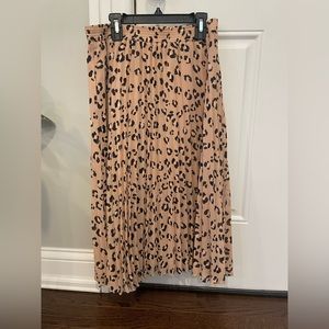 Pleated Cheetah Midi skirt